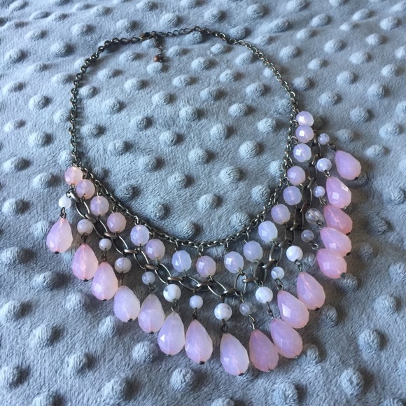 Francesca’s Bib Necklace in Pink - Picture 2 of 3